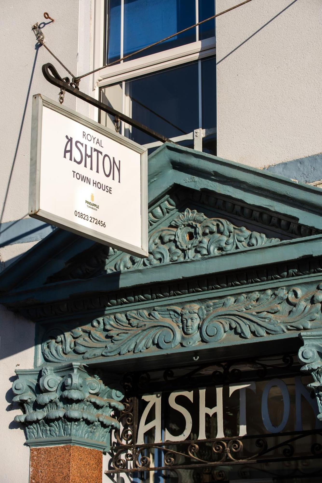 Отель Royal Ashton Townhouse - Тонтон Экстерьер фото
